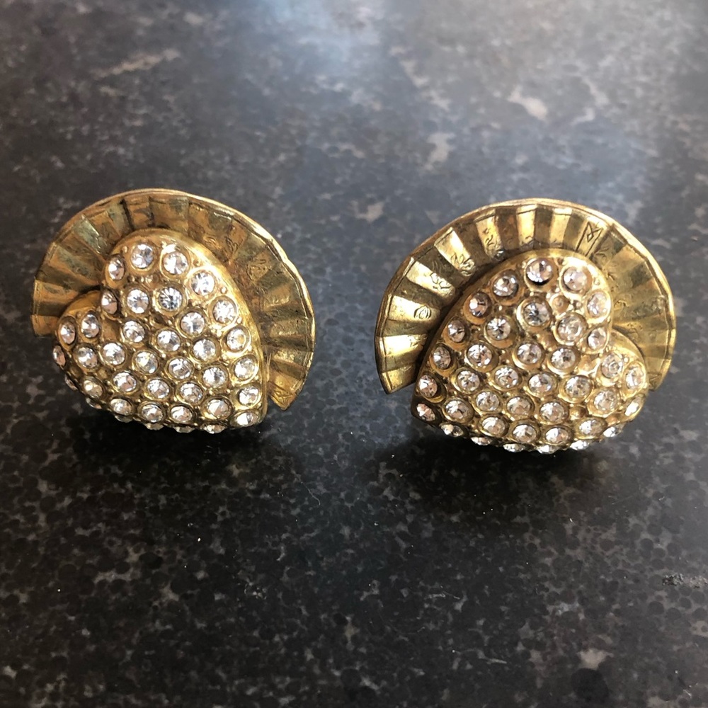 Gold with rhinestone heart earrings in an art deco style, clip-on - Picture 4 of 8